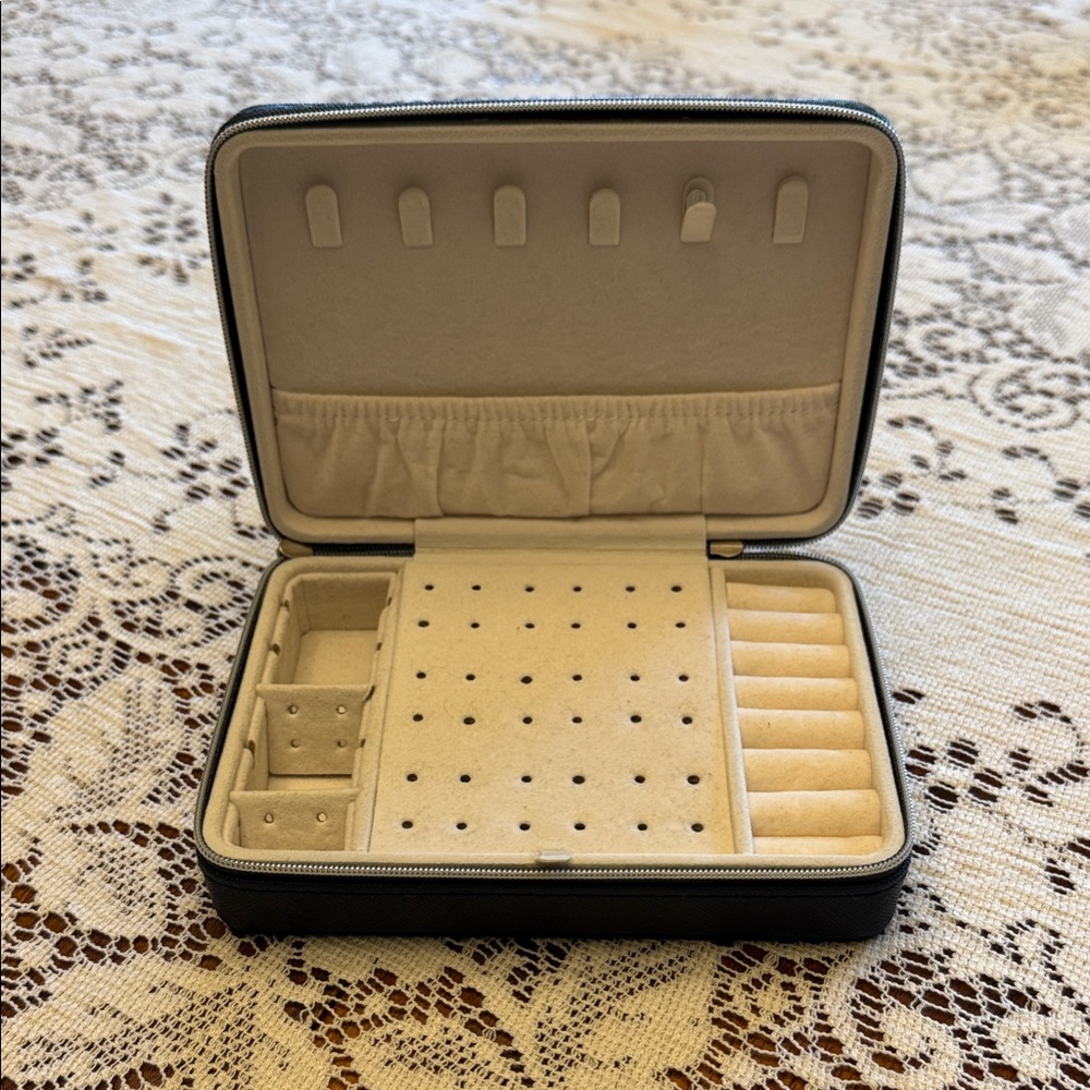 Black Jewelry Organizer Box